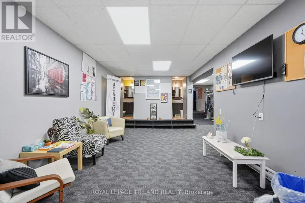 Front Studio - 80 Albert Street, Central Huron (Clinton)